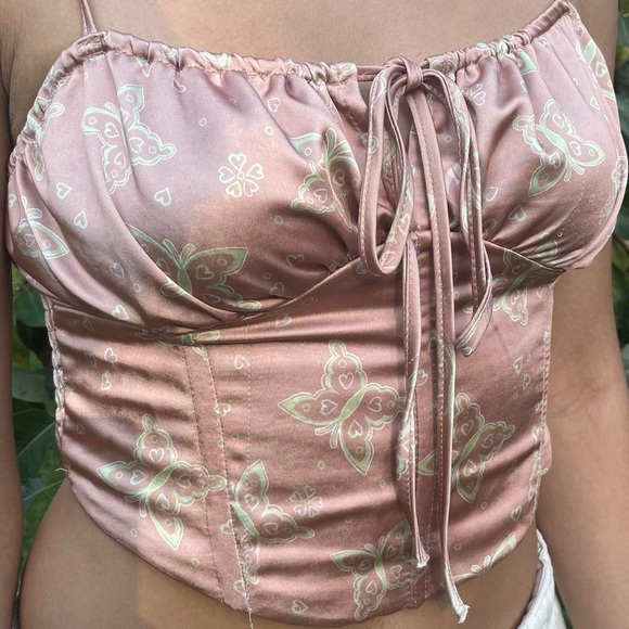 Pac Sun Crop Top☀️ - Picture 2 of 3